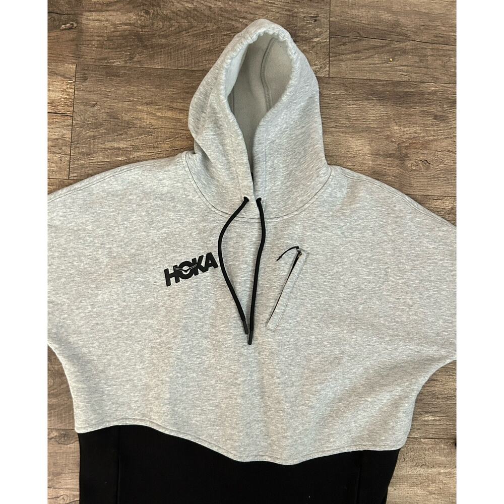 Hoka One One Women’s Large Gray Pullover Brushed French Terry Scuba Hoodie - Picture 4 of 9